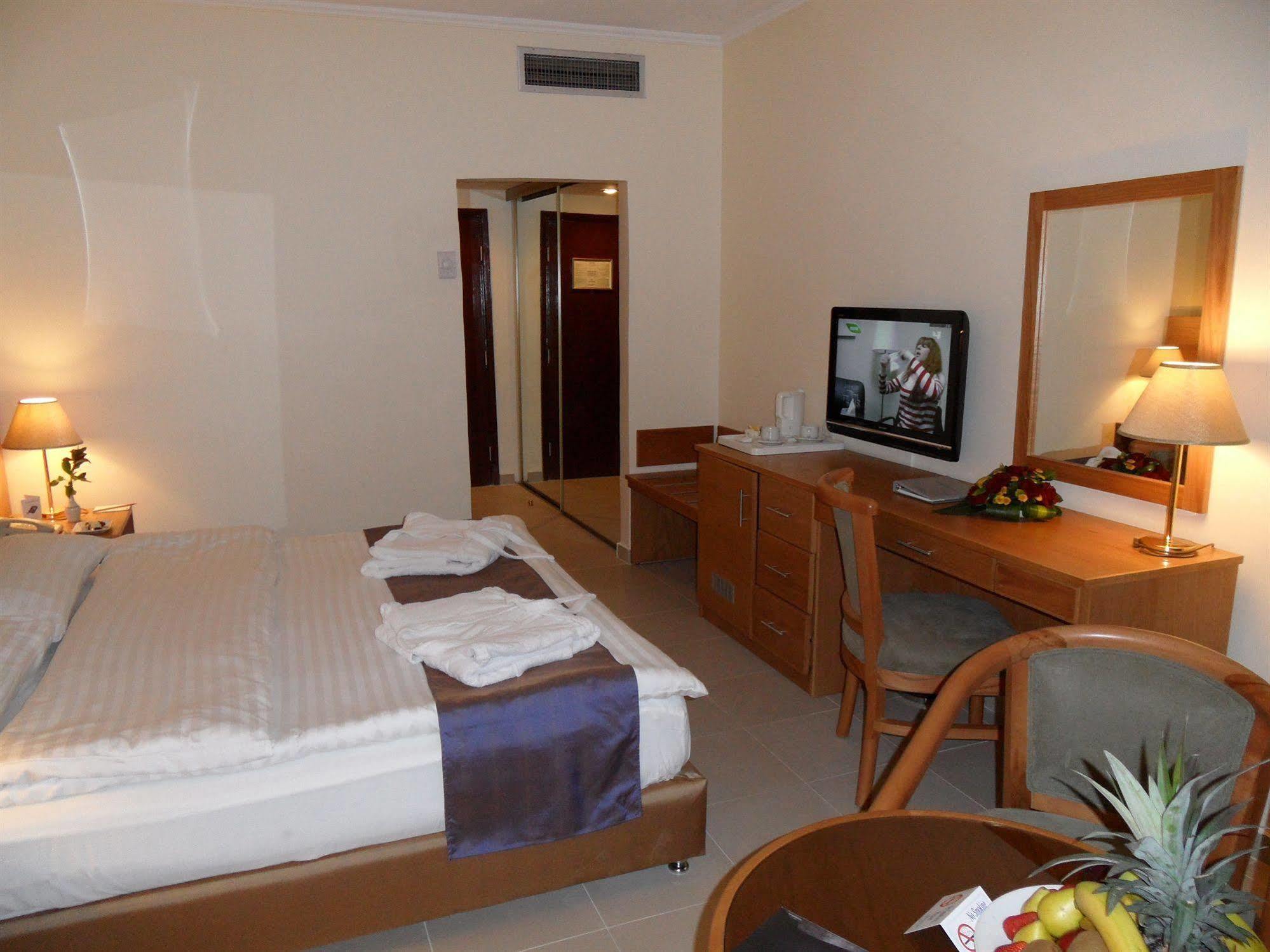 Aqaba Gulf Hotel Esterno foto