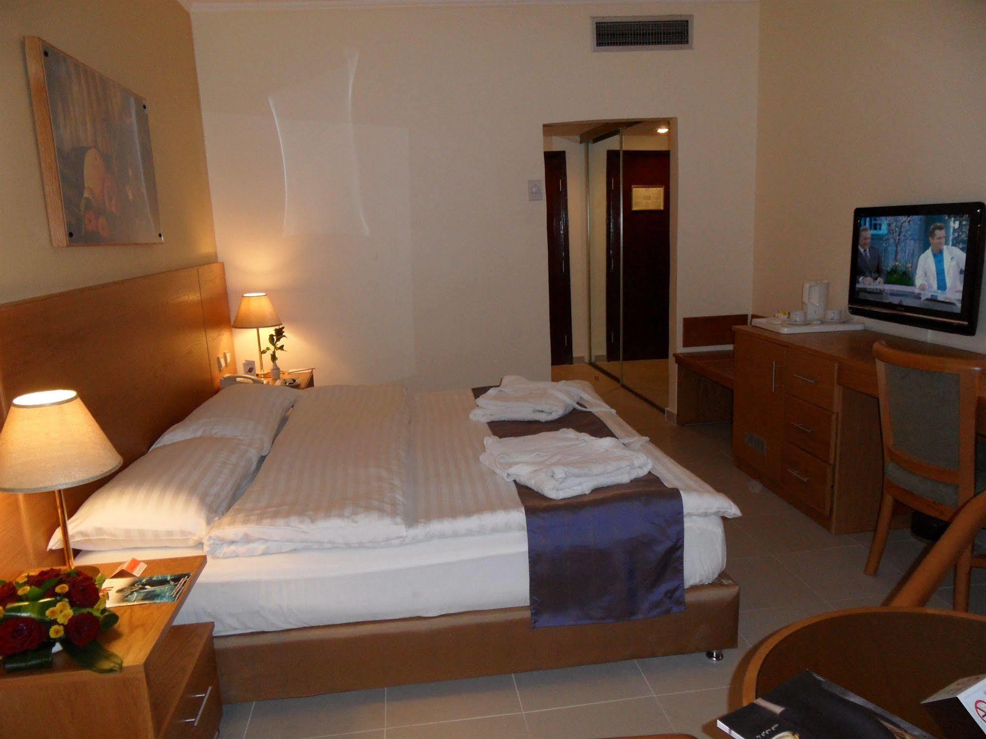Aqaba Gulf Hotel Esterno foto